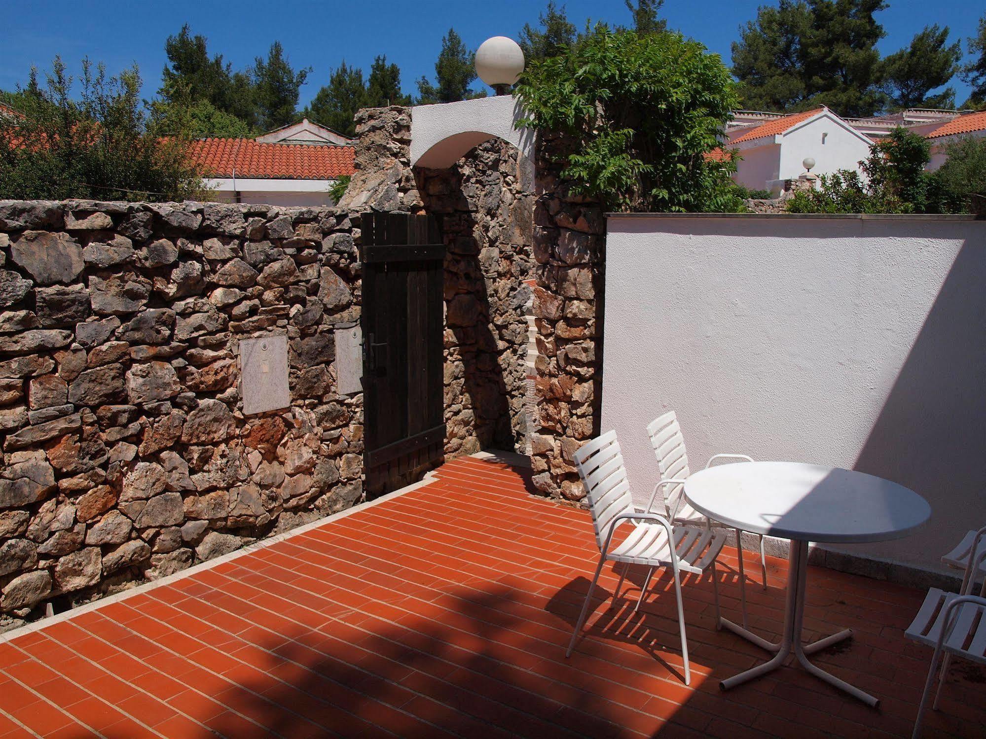 Trim Sunny Apartments By Valamar Stari Grad  Exterior foto