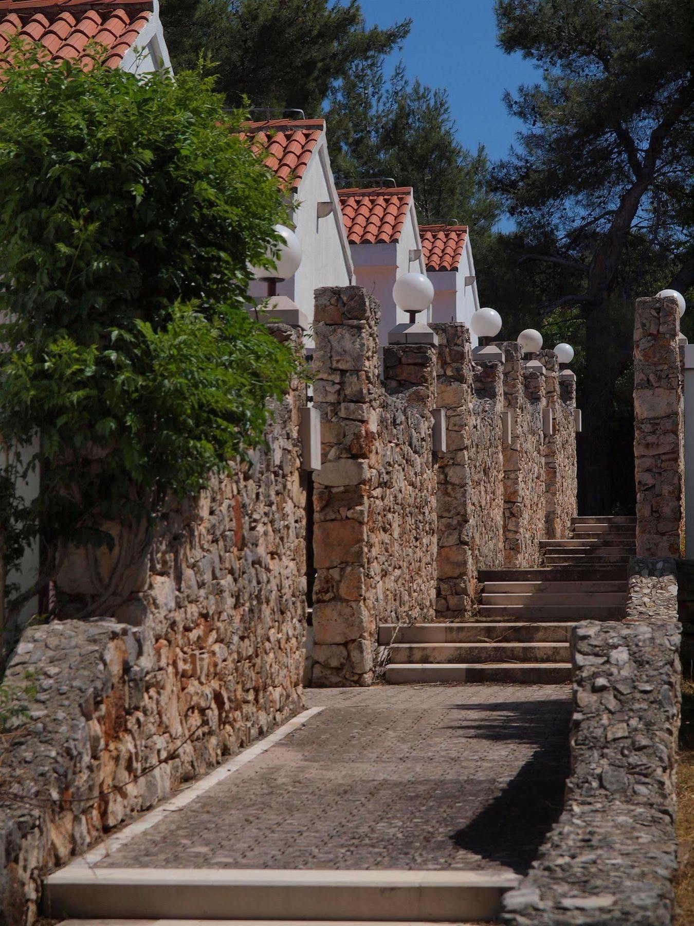 Trim Sunny Apartments By Valamar Stari Grad  Exterior foto